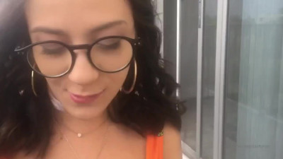 Nerdy Italian milf skilfully handles huge black dick on the balcony