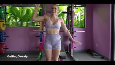 Athletic MILF shows me her workout as a foreplay