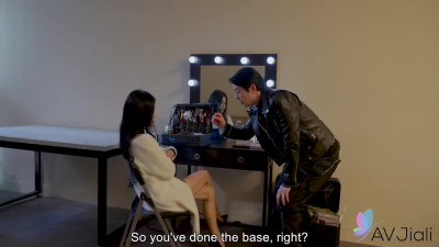 Xian Erai ends her evening with fucking her makeup artist