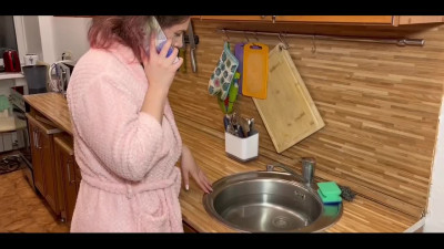 Lonely milf makes plumber fucks her in the kitchen