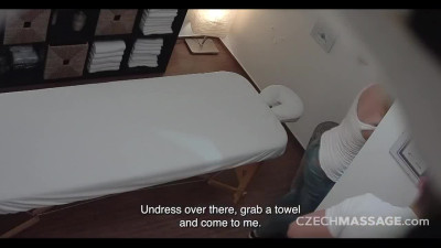 Gorgeous blonde with a perfect body gets nailed while gennting an erotic massage